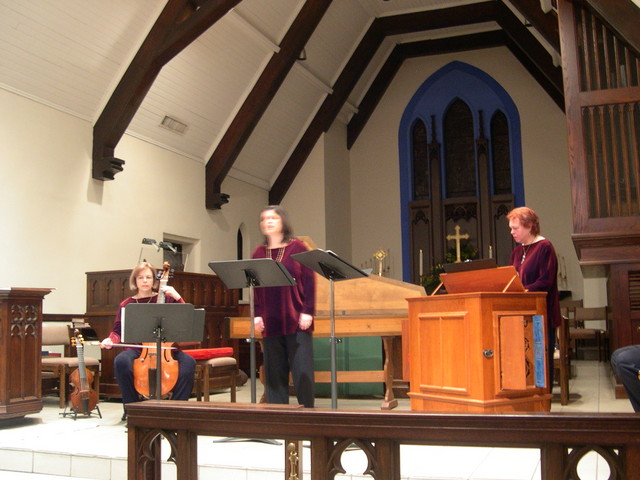 February 2007: Performing Kapsberger with new chamber organ