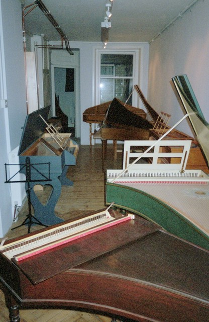 Narrow harpsichord shop (street level)!